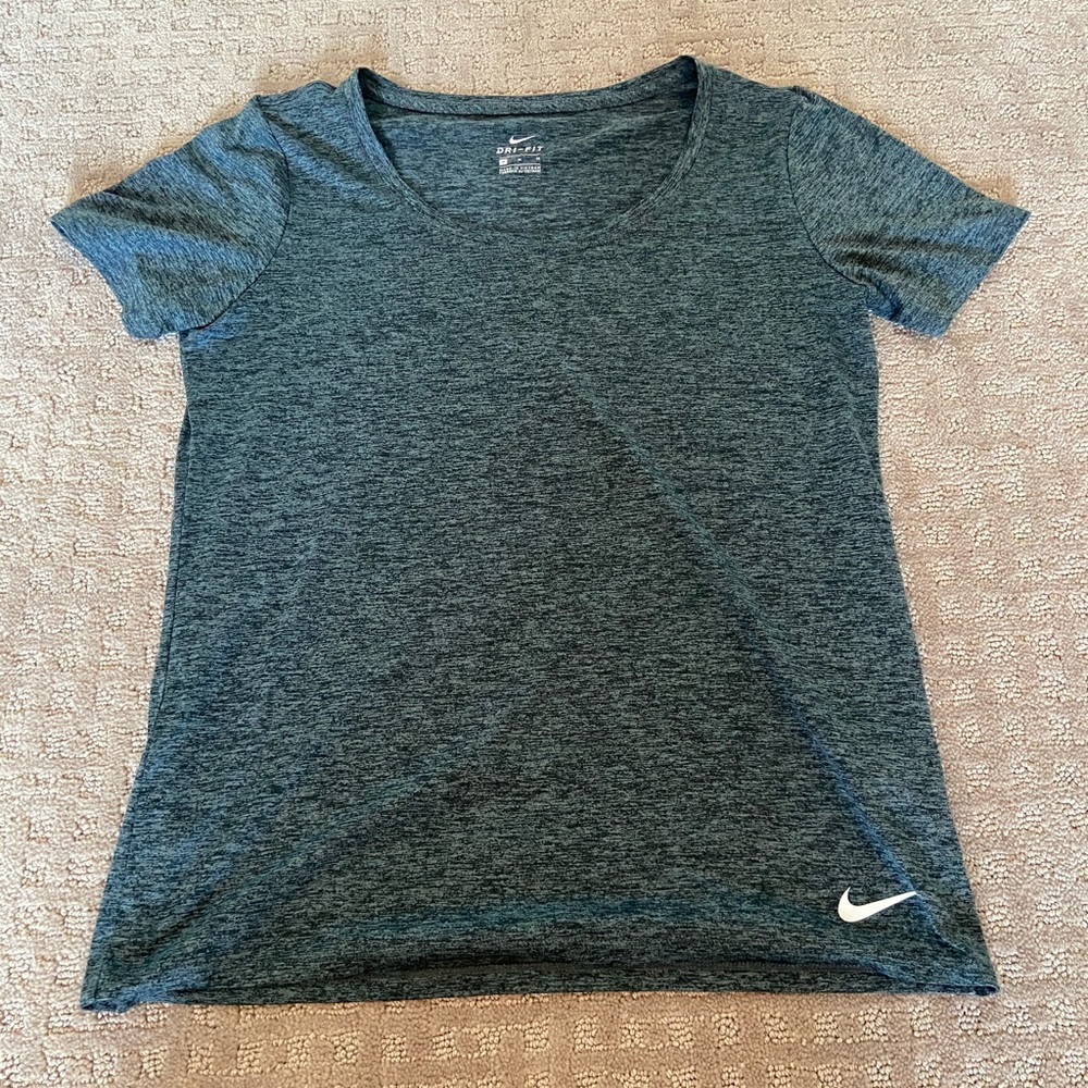 Nike dry fit scoop neck tee
